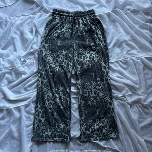 Best Lucky Wide Leg Leopard Print Sweatpants